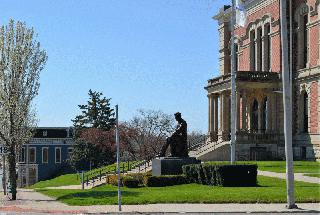 Lincoln Statue