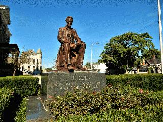 Lincoln Statue